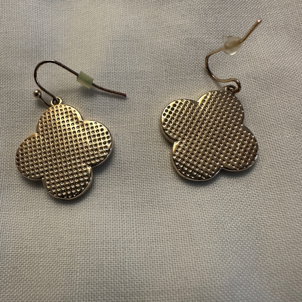 Gold-Plated Clover Drop Earrings with White Mother-of-Pearl - Picture 3 of 4